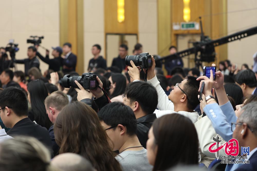 惊！全国人大记者会曝民生猛料，这些政策将改变你的生活！